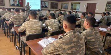 “Dəniz təməl komando kursu” keçirilir